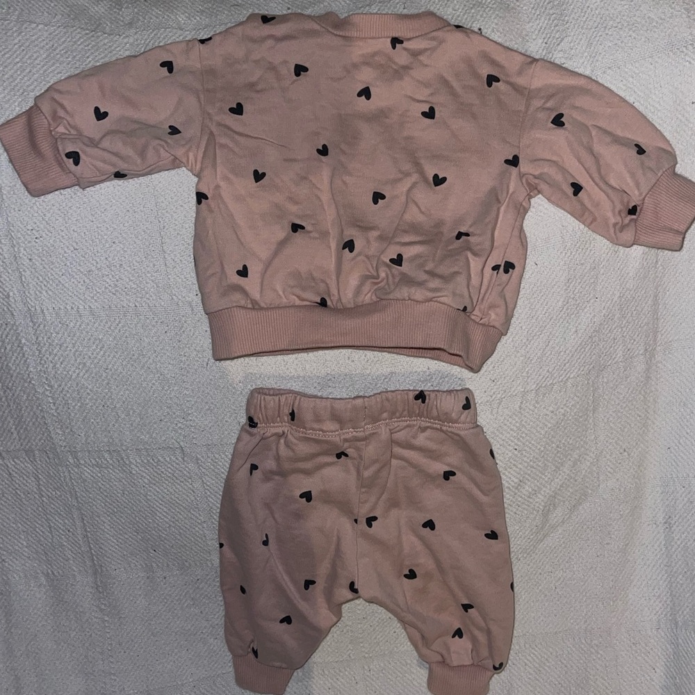 H&M Blush Baby Set with Black Hearts - Picture 2 of 3